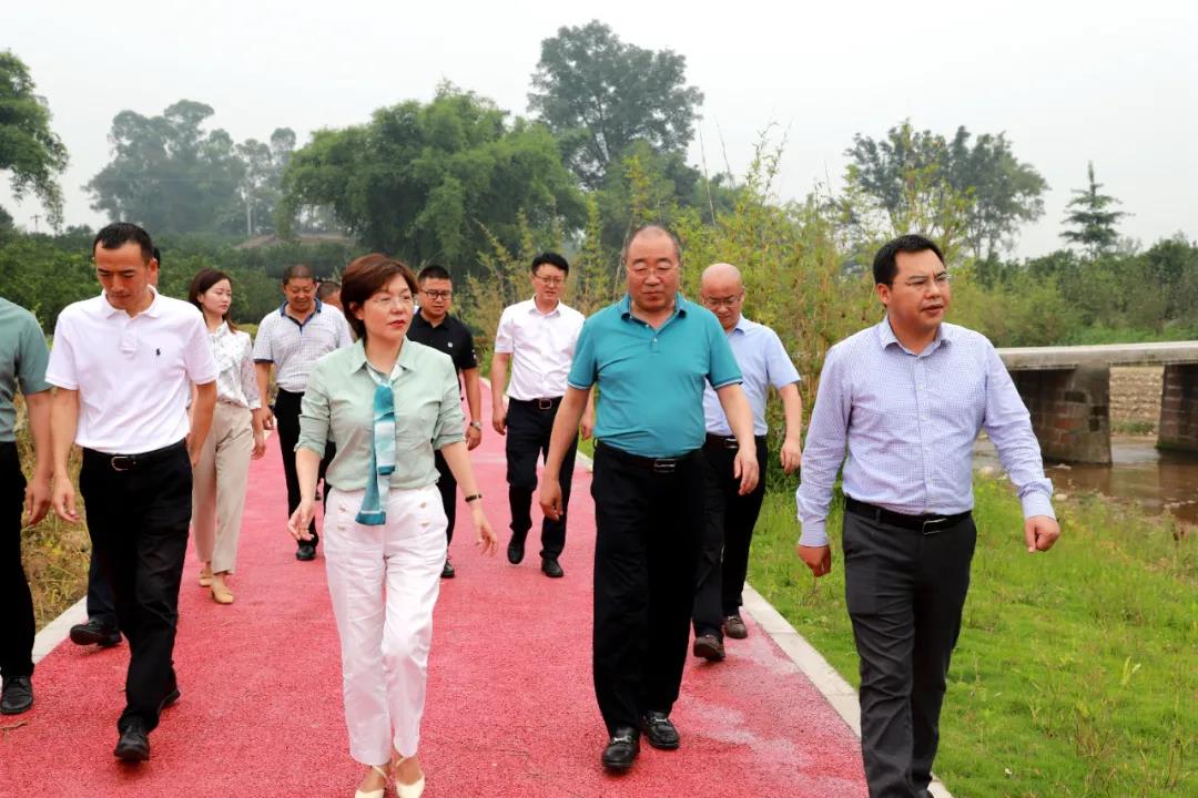 丹棱县委书记郭红调研督导我为群众办实事活动开展情况